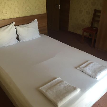 Irish Hotel Шумен Екстериор снимка