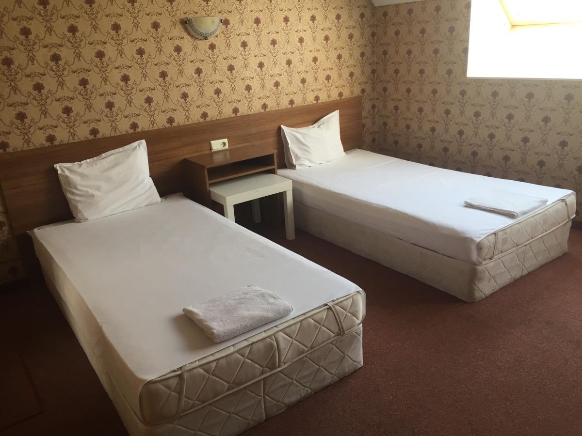 Irish Hotel Шумен Екстериор снимка